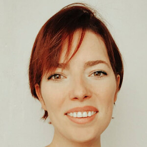 La Chica Bona, 37 (YouTube Star)