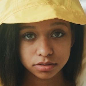 Laceilea, 25 (Vine Star)