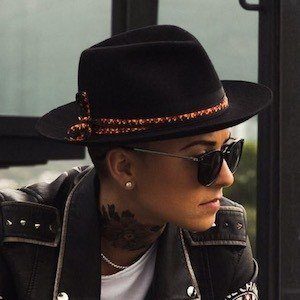 Lady Cultura, 34 (说唱歌手)