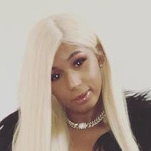 Lady Luscious image 3