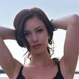 Laetitia Tribaldos, 32 (Model)