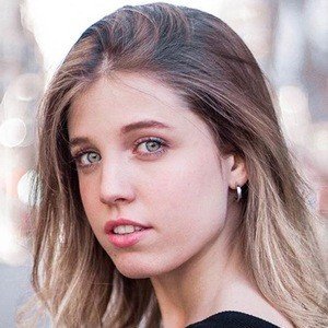 Laia Oli, 27 (YouTube Star)