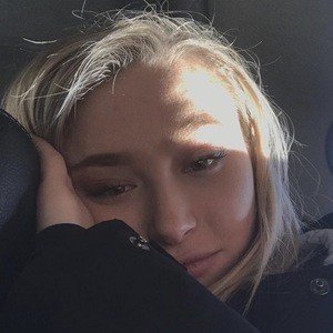 Laine Taylor image 6