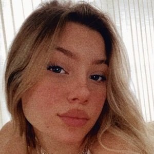 Lainey Heller, 20 (TikTok Star)