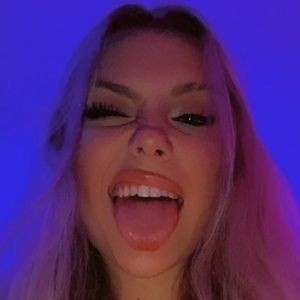 Lainey Heller image 5