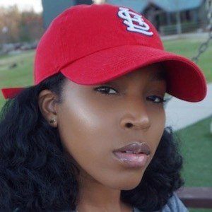 LakiaStar, 34 (YouTube Star)