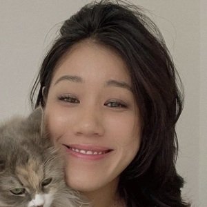 Lala lalaleluu, 28 (TikTok Star)