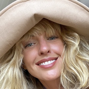 Lana Kington, 35 (YouTube Star)