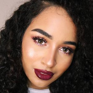 Lana Summer, 32 (Estrella de YouTube)