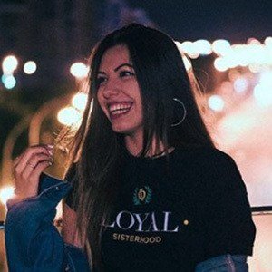 Lara Fructuoso, 25 (YouTube Star)