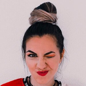 Lara Fructuoso image 8