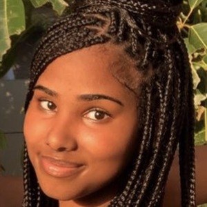 Lara Laurenandlara image 5