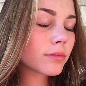 Lara Schildizzl image 4