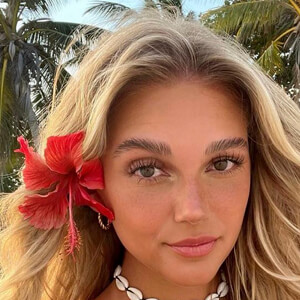 Lara Spengler image 5