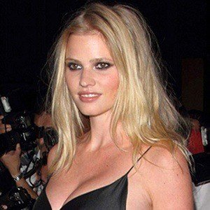 Lara Stone image 3