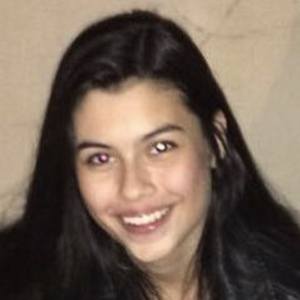 Larissa Liveir, 23 (吉他手)