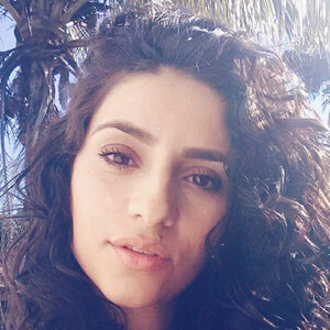 Larissa Scanavini, 36 (YouTube Star)