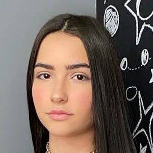 larissaflor_, 19 (Instagram-ster)