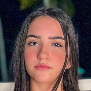 larissaflor_, 19 (Instagram明星)