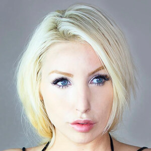 LasVegasBarbie, 39 (YouTube Star)