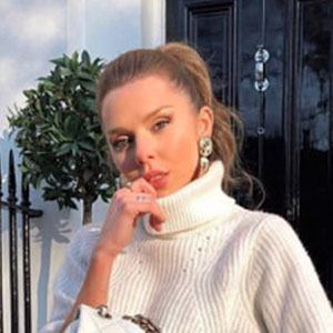 Laura Blair, 37 (博主)