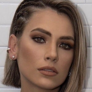Laura Chimaras, 34 (Attrice TV)