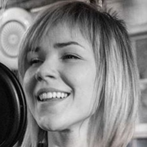 Laura Cole, 36 (Rock Singer)