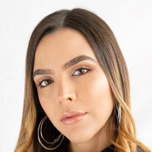 Laura Estrada image 11