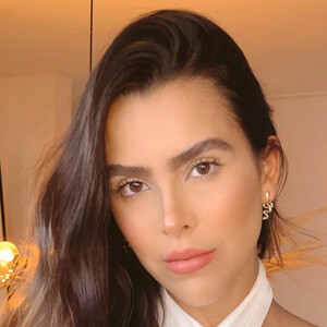 Laura Estrada image 14