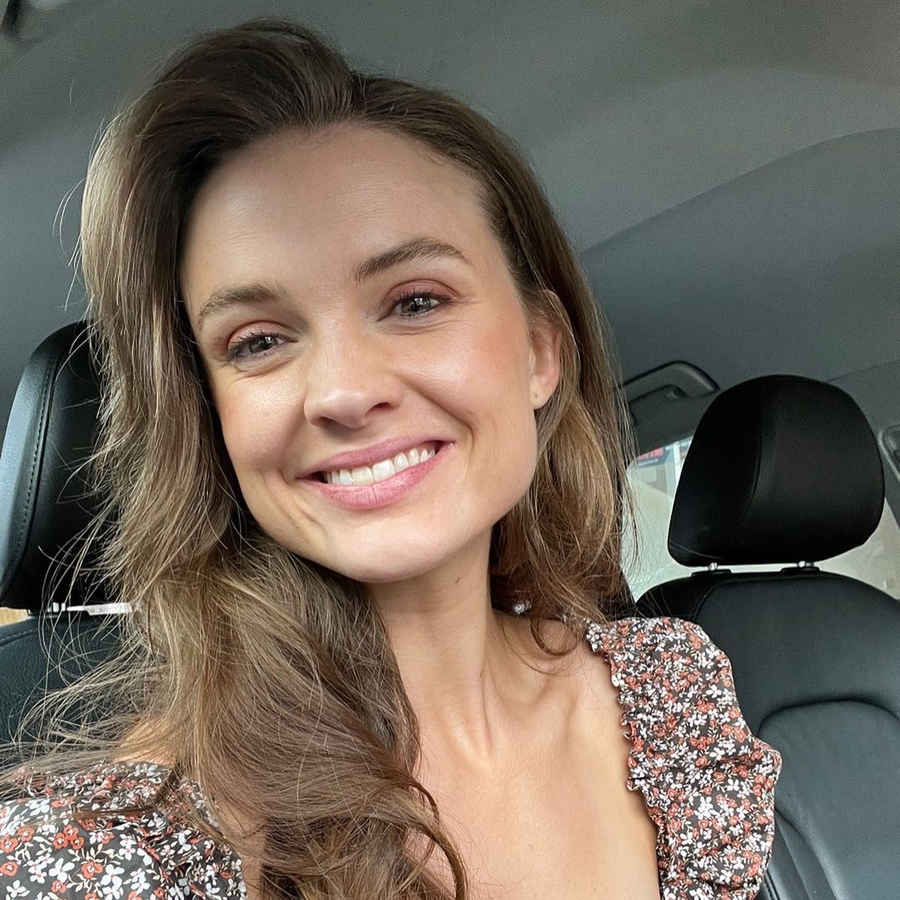 Laura Henshaw, 32 (Model)