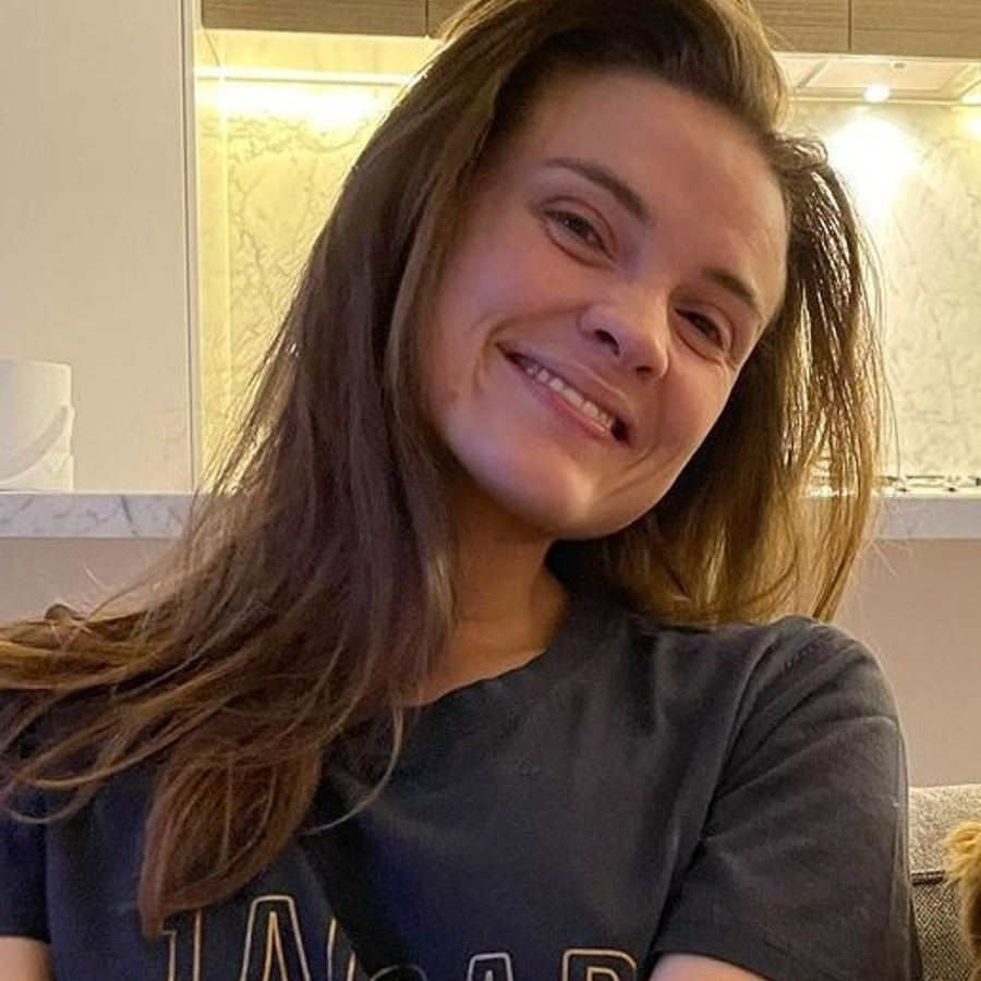 Laura Henshaw, 32 (Model)