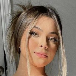 Laura Issela, 24 (TikTok明星)