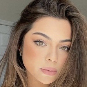 Laura Issela, 24 (TikTok明星)