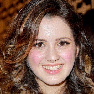 Laura Marano, 29 (Actriz de Televisión)