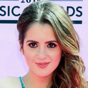 Laura Marano, 29 (Actriz de Televisión)