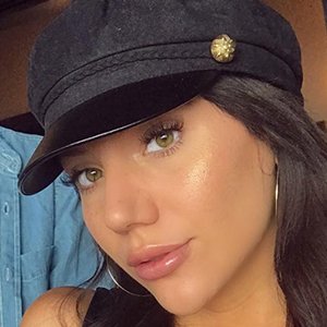 Laura Mellado, 33 (Blogger)