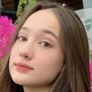 Laura Moane, 19 (Звезда Likee)