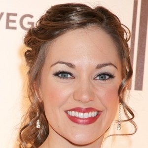 Laura Osnes image 7