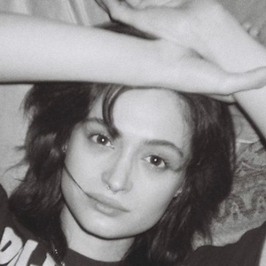 Laura Ribeiro, 34 (Instagram Star)