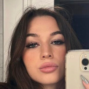 Laura Saponara, 24 (TikTok Star)