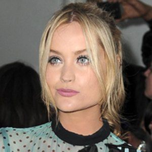Laura Whitmore, 38 (Hôte de l'émission télévisée)