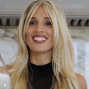 Laura Wilde, 35 (Guitarist)