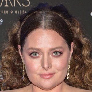 Lauren Ash, 42 (电视女演员)