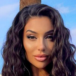 Lauren Blake image 9