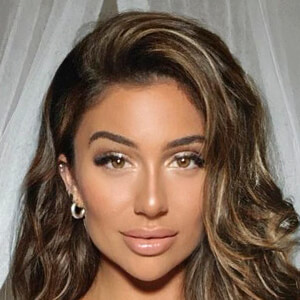 Lauren Blake image 15