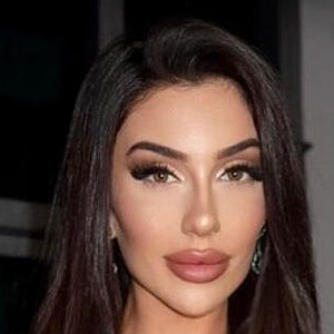 Lauren Blake image 16