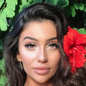 Lauren Blake image 2