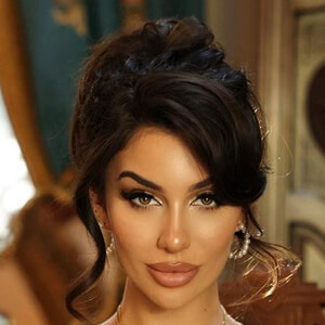 Lauren Blake image 7