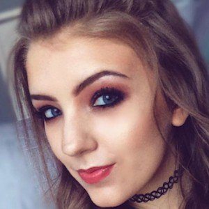 Lauren Bonnell, 28 (Pop Singer)