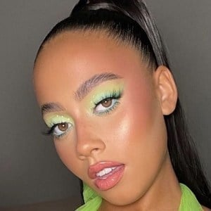 Lauren Bowry, 24 (Pop Singer)